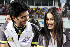 Bollywood Ups Glamour Quotient in Chennai at CCL